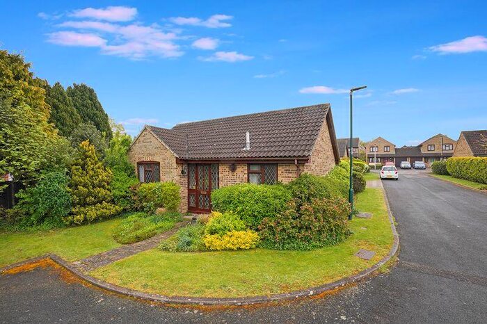 2 Bedroom Bungalow To Rent In Bumbles Close, Rochester, ME1