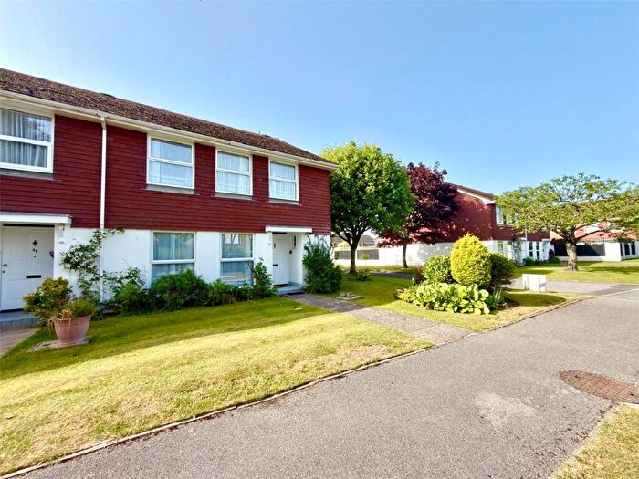 4 Bedroom End Of Terrace House For Sale In Deans Court, Milford On Sea, Lymington, Hampshire, SO41