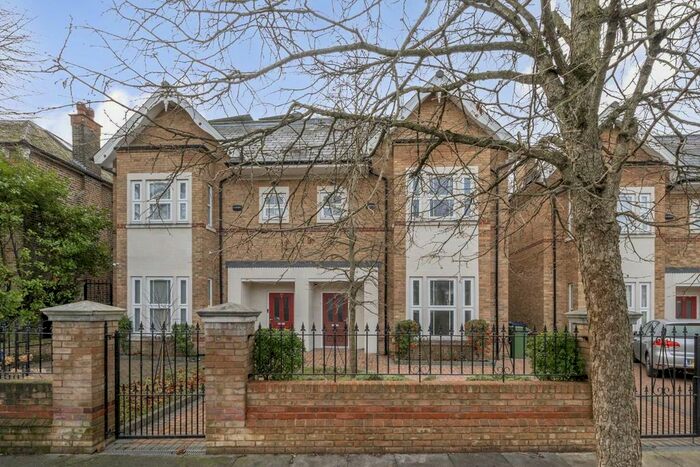 5 Bedroom Property To Rent In Rosemont Road, London, W3