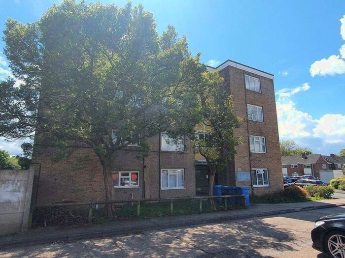 1 Bedroom Flat To Rent In Primrose Field, Harlow, CM18