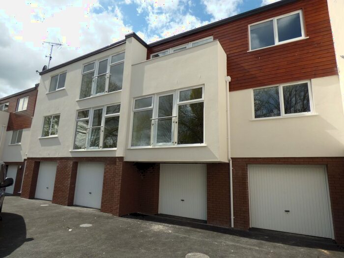 2 Bedroom Flat To Rent In Kingsteignton Road, Newton Abbot, TQ12