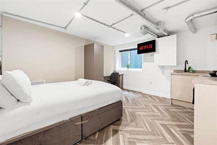 1 Bedroom Apartment To Rent In - Lister Gate, NG1