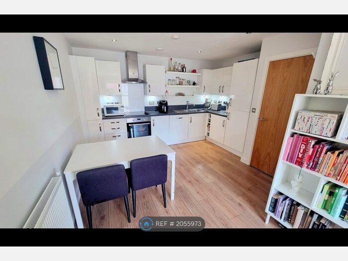 1 Bedroom Flat To Rent In Crown Drive, Romford, RM7