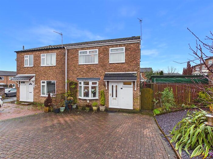 3 Bedroom Semi Detached House For Sale In Holme Hall Crescent, Chesterfield, S40