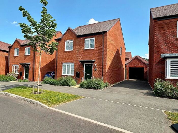 4 Bedroom Detached House For Sale In Watermill Way, Collingtree Park, Northampton, NN4