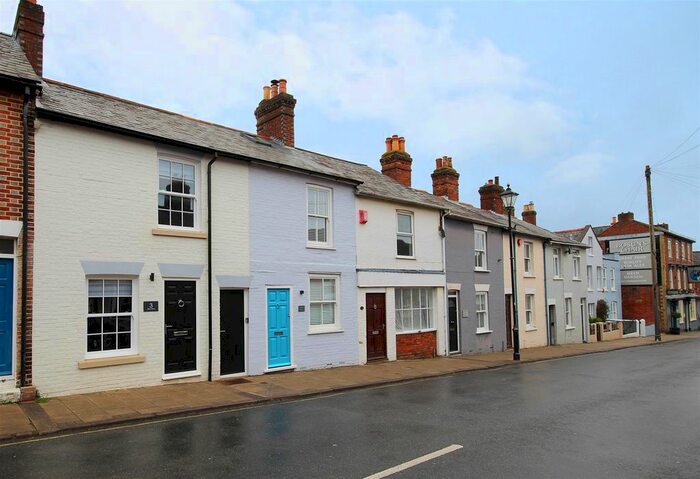 2 Bedroom Terraced House To Rent In Station Street, Lymington, SO41