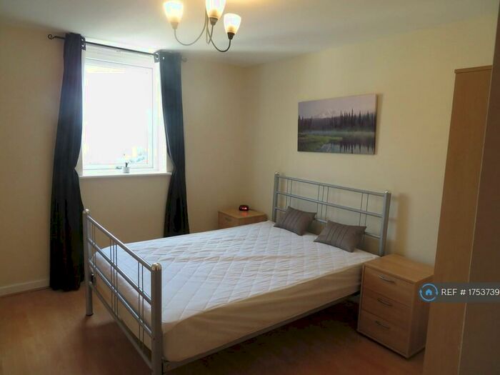 2 Bedroom Flat To Rent In Aspect, Leeds, LS2