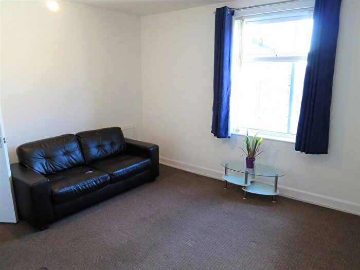 1 Bedroom Flat To Rent In Wilmslow Road, Withington, Manchester, M20