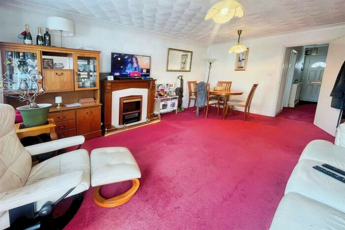 2 Bedroom House To Rent In London Road, Grays, RM17