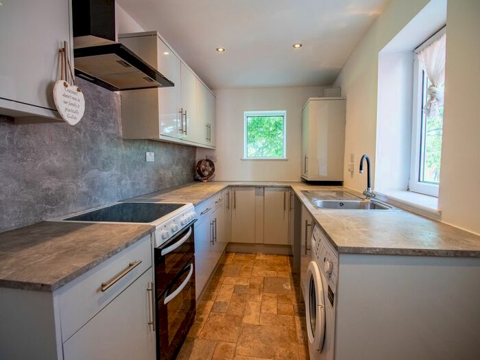 4 Bedroom Property To Rent In Osmondthorpe Lane, Leeds, LS9