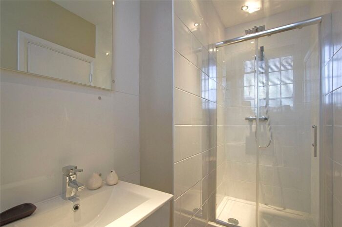 1 Bedroom Flat For Sale In Chelsea Manor Street, London, SW3