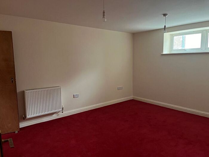 3 Bedroom Flat To Rent In A High Street, Dover, CT16