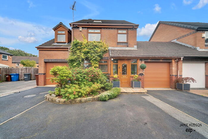 5 Bedroom Link Detached House For Sale In Silverdale Close, Clayton Le Moors, Accrington, BB5