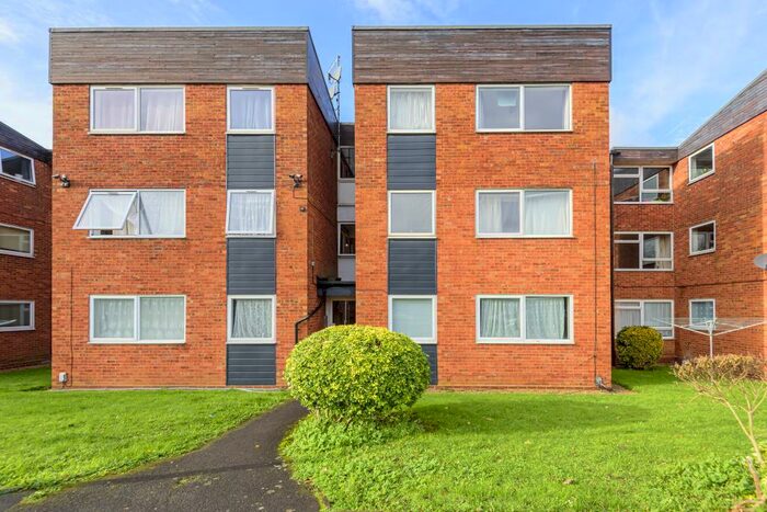 2 Bedroom Apartment To Rent In Shinfield Road, Reading, RG2