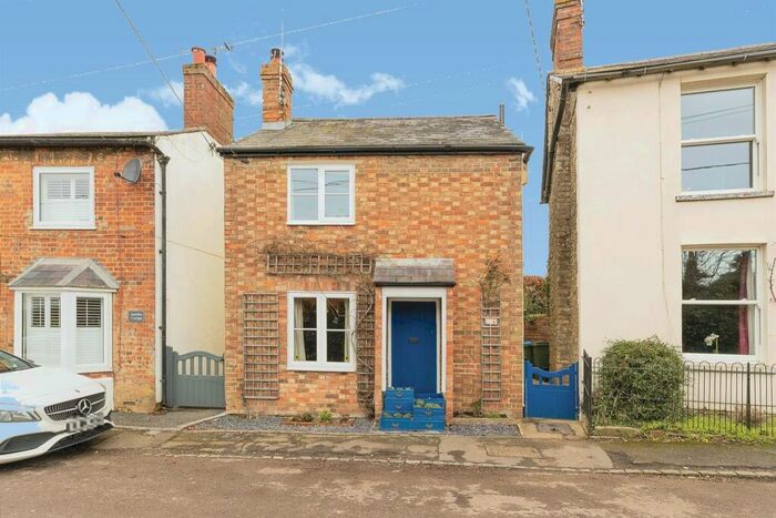 3 Bedroom Detached House For Sale In Main Street, Chackmore, Buckingham, MK18