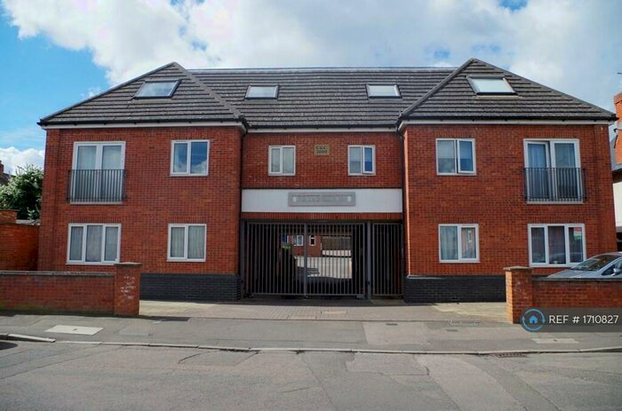 1 Bedroom Flat To Rent In Poets Court, Northampton, NN2