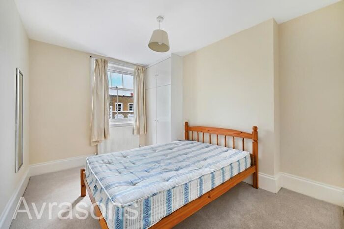 3 Bedroom Flat To Rent In Fentiman Road, London, SW8