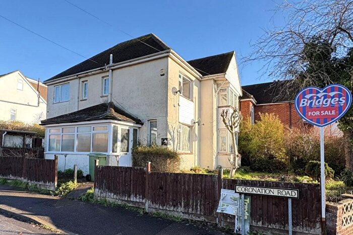 4 Bedroom Detached House For Sale In Boxalls Lane, Aldershot, Hampshire, GU11