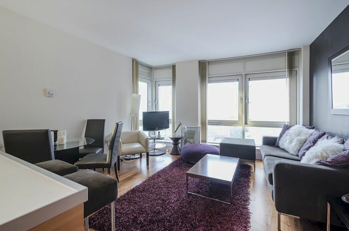 2 Bedroom Flat To Rent In Praed Street, London, W2