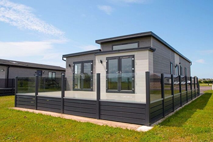 2 Bedroom Mobile/park Home For Sale In Coast Road, Berrow, Burnham-On-Sea, TA8