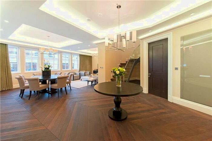 3 Bedroom Flat To Rent In Curzon Street, London, W1J