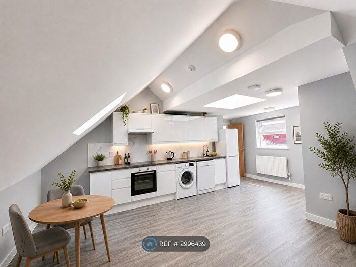 2 Bedroom Flat To Rent In Gloucester Road, Bristol, BS7