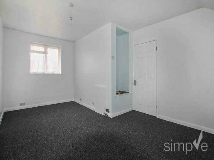 4 Bedroom Property To Rent In Hunters Grove, Hayes, Middlesex, UB3