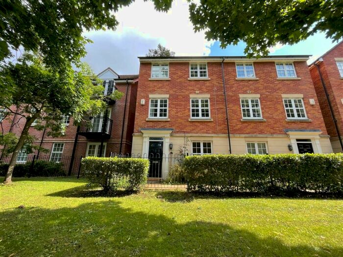 4 Bedroom Semi-Detached House To Rent In Old College Road, Newbury, RG14