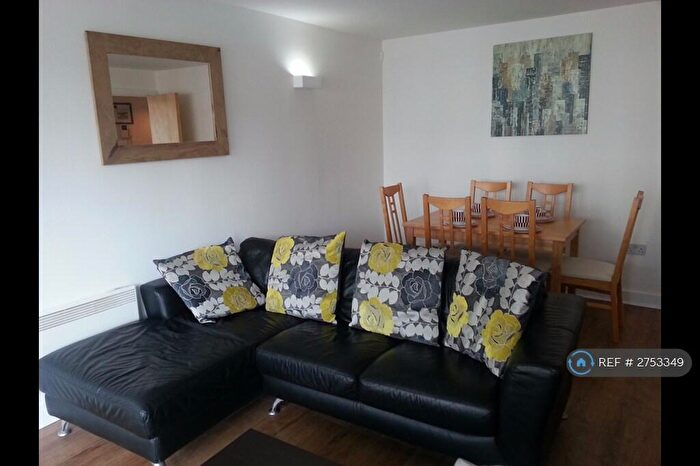 2 Bedroom Flat To Rent In Chertsey Road, Woking, GU21