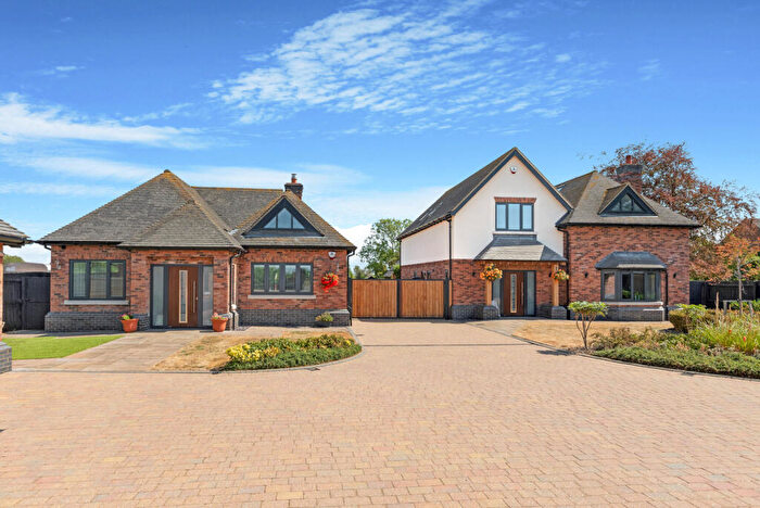 6 Bedroom Detached House For Sale In Avenue Road, Rushden, NN10