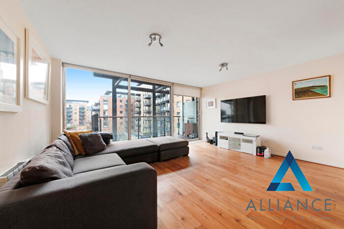 2 Bedroom Flat To Rent In Berglen Court, Branch Road, London, E14