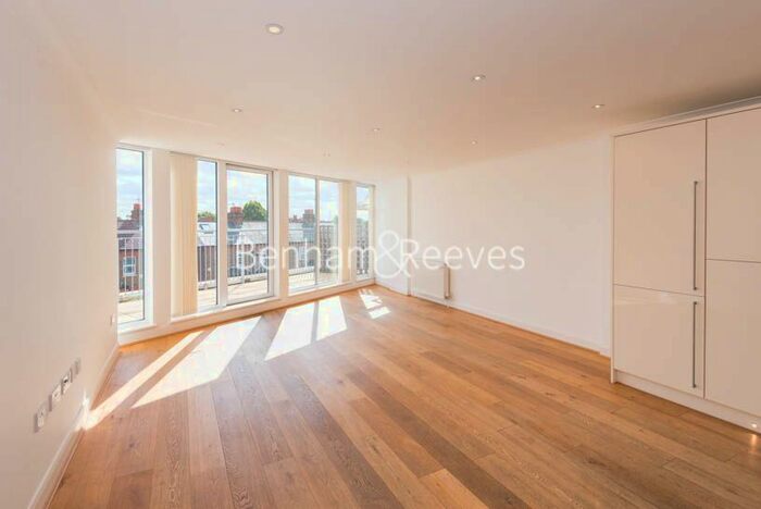 2 Bedroom Flat To Rent In Cambridge Road, Hanwell, W7