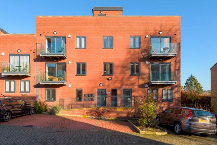 2 Bedroom Flat To Rent In Apartment, Lemont House, S17