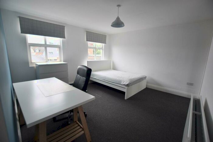 6 Bedroom House To Rent In Kirby Road, Leicester, LE3