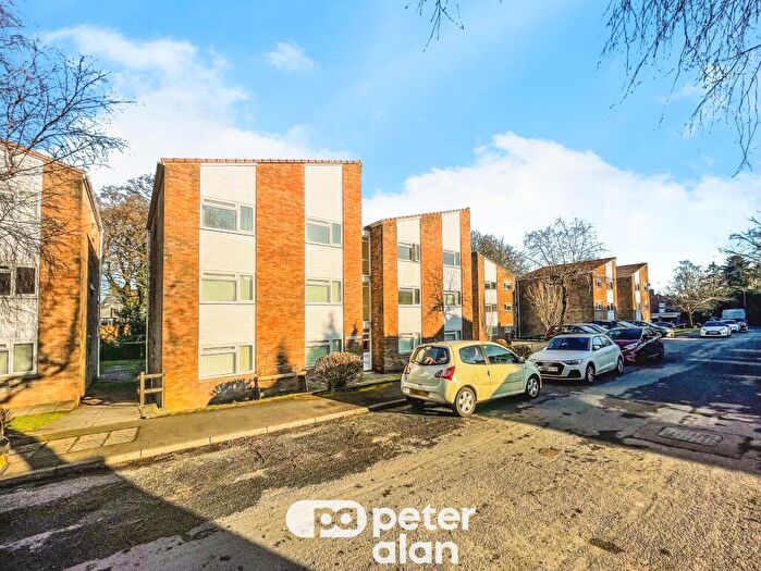 2 Bedroom Flat To Rent In Woodside Court, Llanishen, Cardiff, CF14