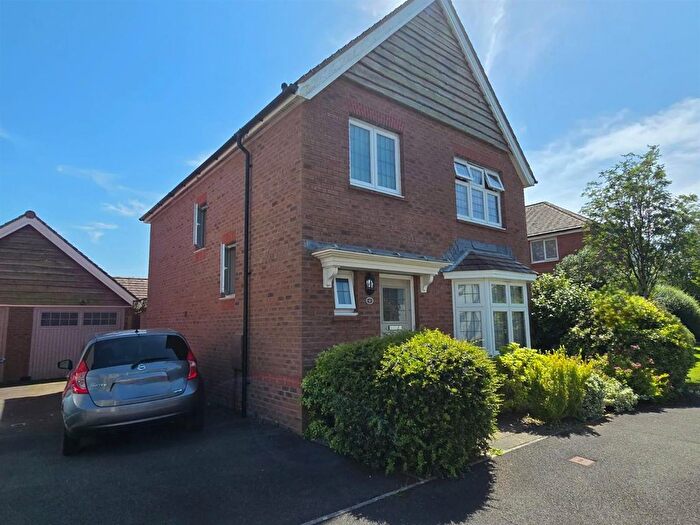 3 Bedroom Detached House For Sale In Bray Road, Holsworthy, EX22