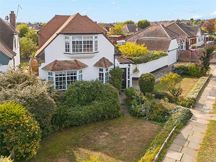 4 Bedroom Detached House For Sale In Deveron Way, Rise Park, RM1