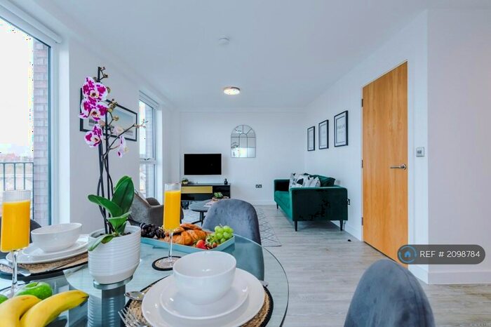 2 Bedroom Flat To Rent In Craven Street, Salford, M5