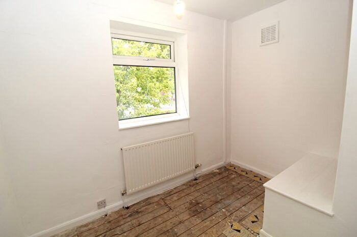 3 Bedroom Semi-detached House For Sale In Chidwall Road, Woodhouse Park, M22