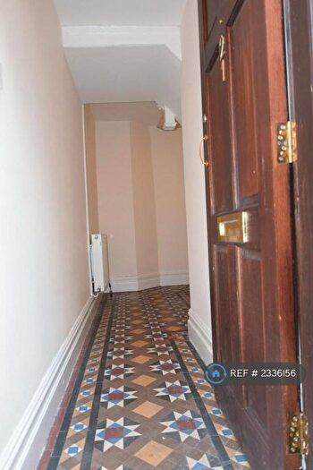 2 Bedroom Flat To Rent In Church Road, Hartshill, Nuneaton, CV10