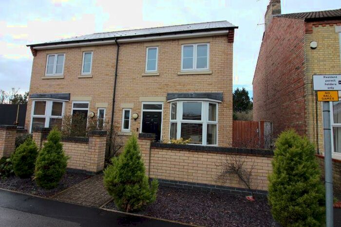 2 Bedroom Semi-Detached House To Rent In South Parade, Peterborough, PE3