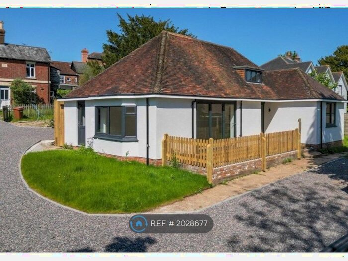 2 Bedroom Bungalow To Rent In Highgate Hill, Hawkhurst, Cranbrook, TN18