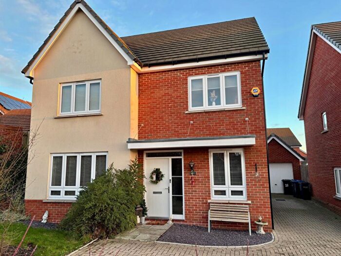 4 Bedroom Detached House For Sale In Mccudden Drive, Longhedge, Salisbury, SP4