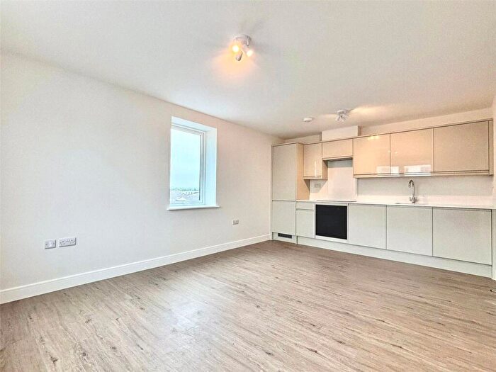 1 Bedroom Flat To Rent In Victoria Road, Farnborough, Hampshire, GU14