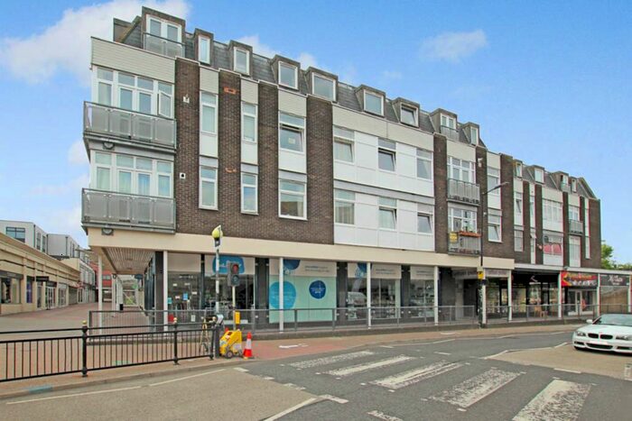 2 Bedroom Block Of Flats For Sale In High Street, Wickford, SS12