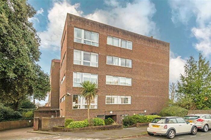 3 Bedroom Flat To Rent In Anglesea Road, Kingston Upon Thames, KT1