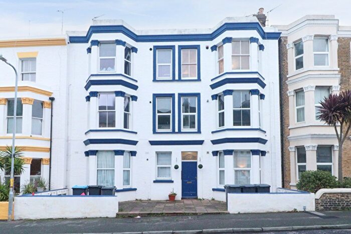 1 Bedroom Flat For Sale In Gordon Road, Cliftonville, Margate, Kent, CT9