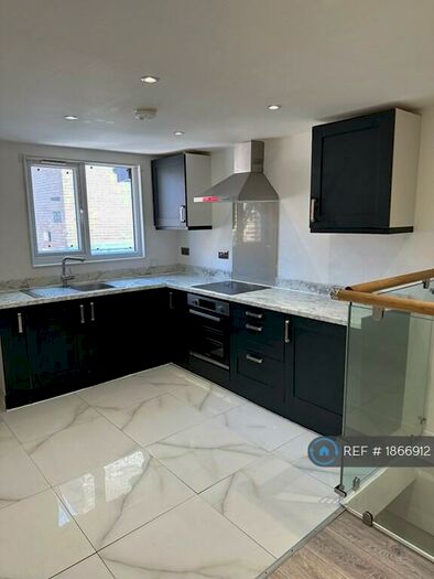 2 Bedroom Flat To Rent In Duke Street, Chelmsford, CM1