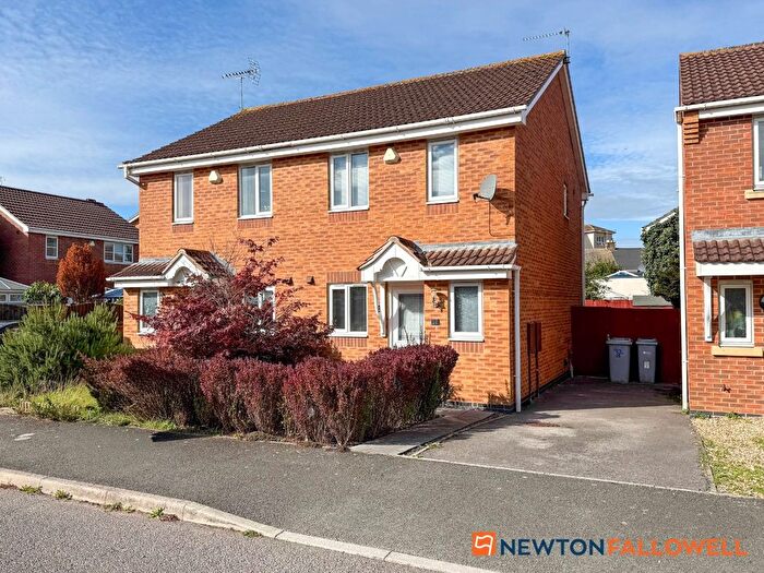 2 Bedroom Semi Detached House For Sale In Broughton Drive, Newark, NG24