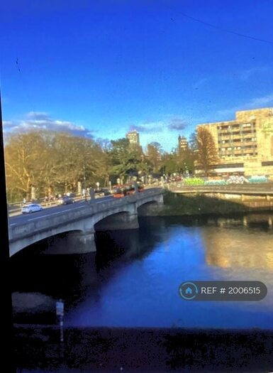 2 Bedroom Flat To Rent In Parkview Court, Cardiff, CF11